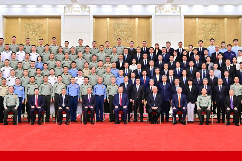 中國(guó)人民抗日戰(zhàn)爭(zhēng)暨世界反法西斯戰(zhàn)爭(zhēng)勝利80周年紀(jì)念活動(dòng)總結(jié)會(huì)議在京舉行 習(xí)近平親切接見(jiàn)紀(jì)念活動(dòng)籌辦工作各方面代表
